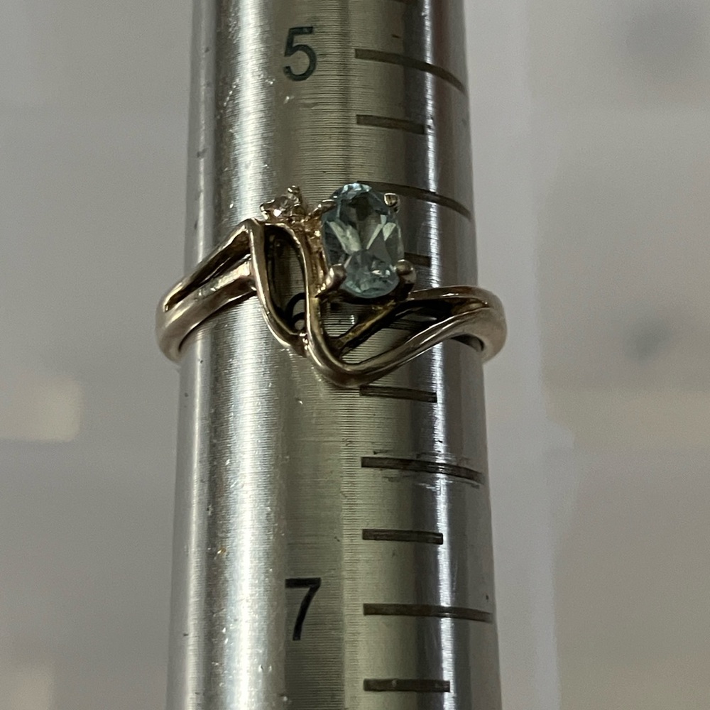 Elegant DC Aquamarine And Diamond Chip Sterling Silver Women's Ring